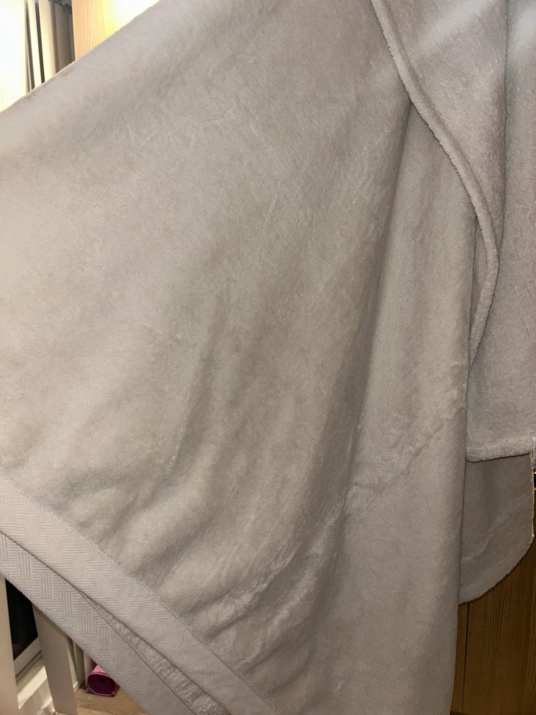 Kirkland Signature Queen Size Plush Blanket-move out 31Oct thumbnail