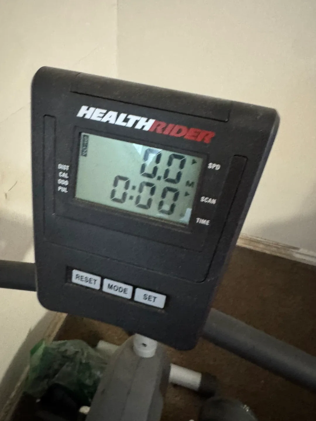 Health Rider H32X Exercise Bike image indicator(3)