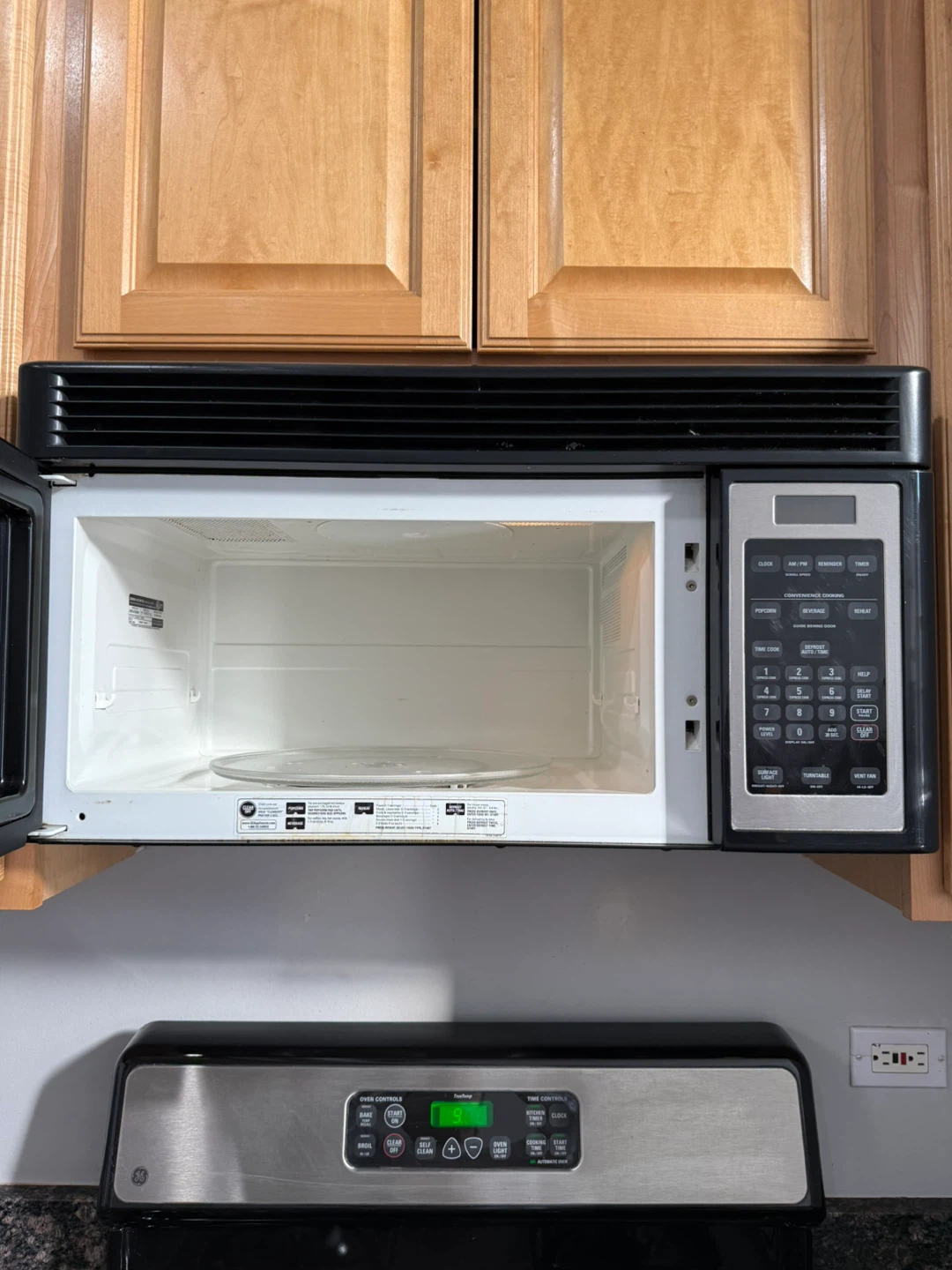 GE Microwave - photo 3