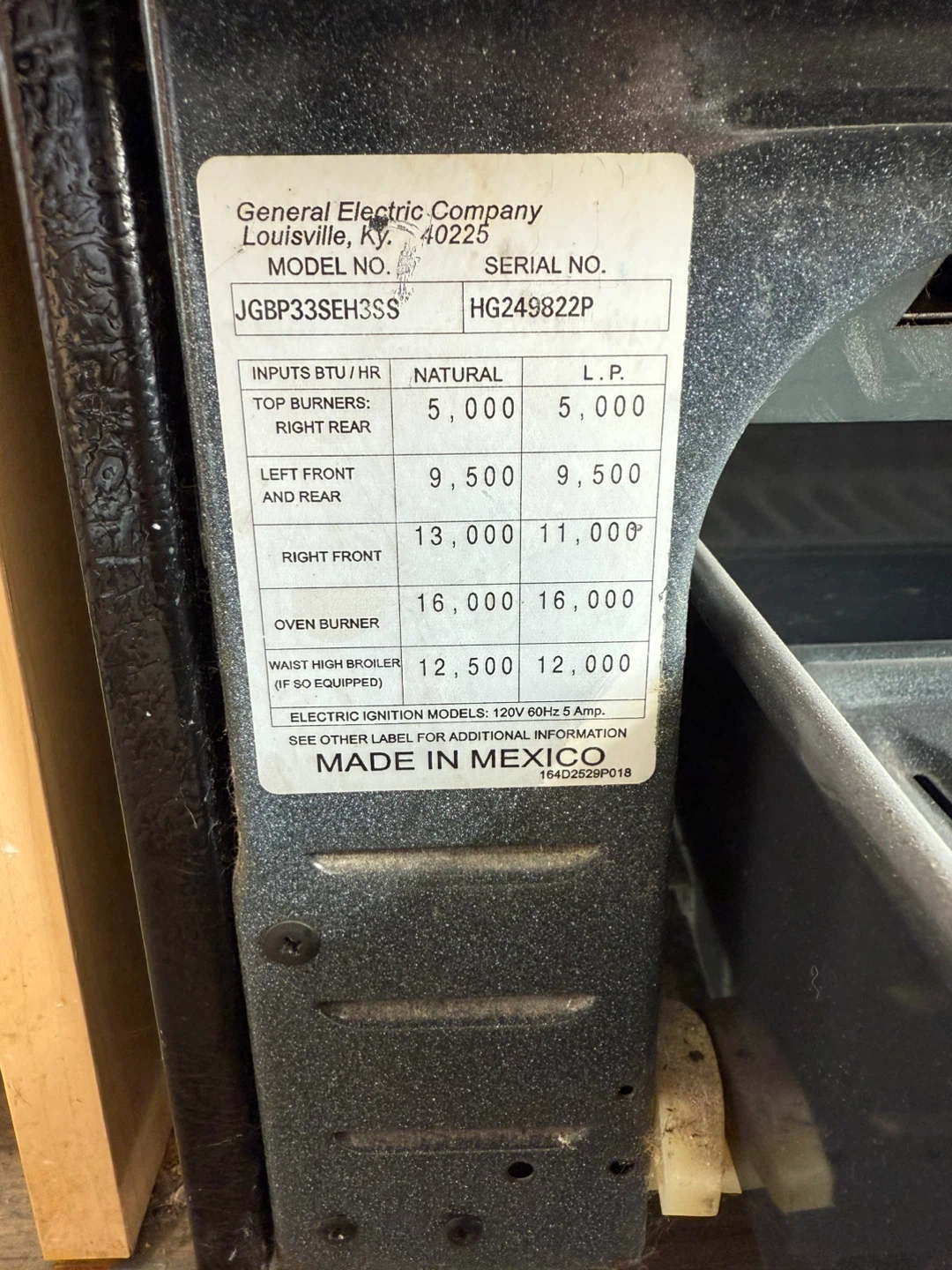 GE Gas Range - Model JGBP33SEH3SS - photo 4