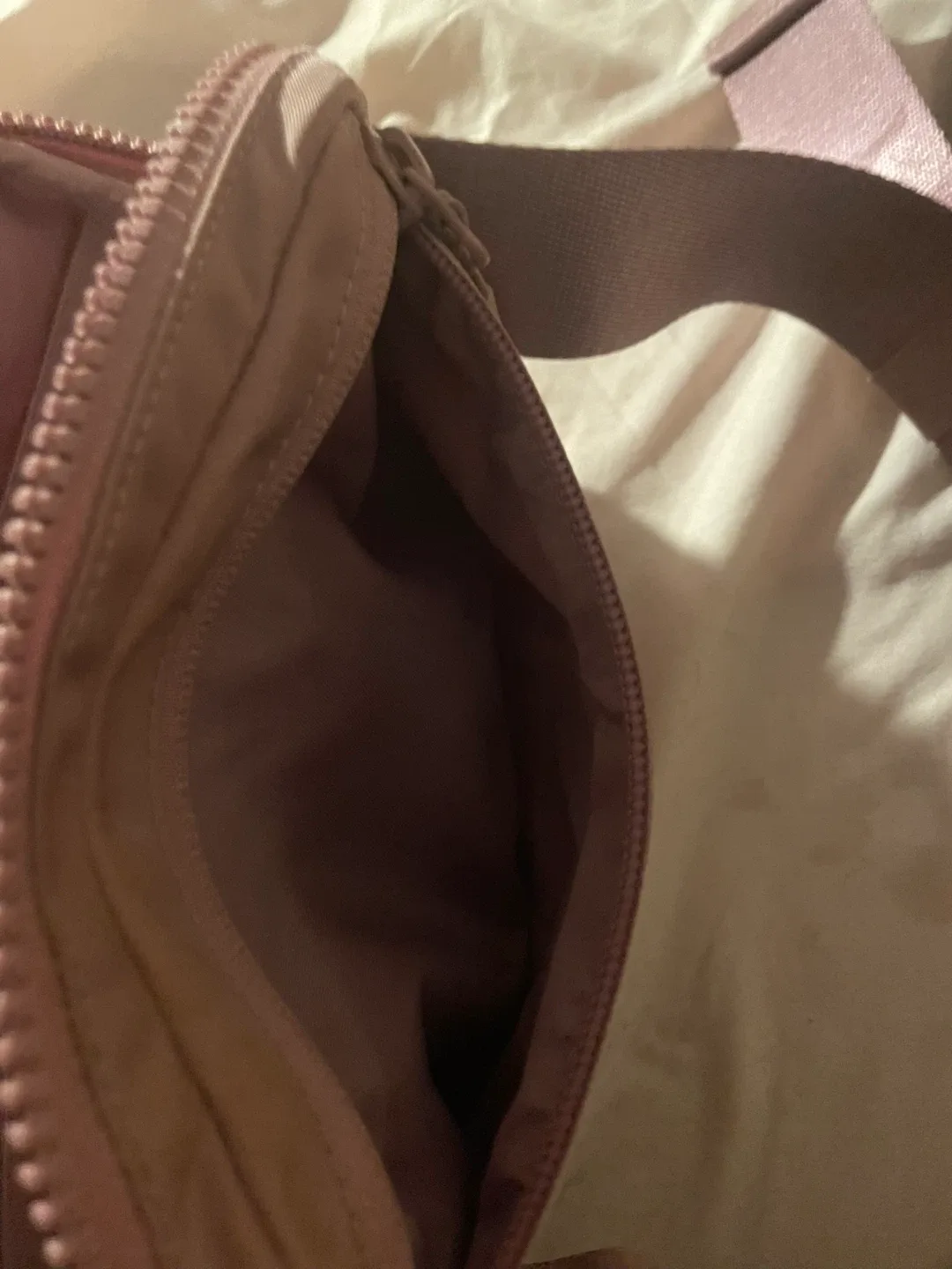 Lululemon Everywhere Belt Bag Lilac image indicator(4)