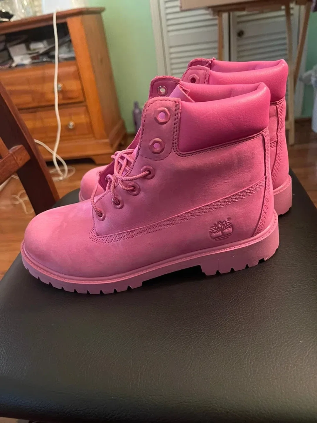 Women’s Dark pink Timberlands image indicator(2)