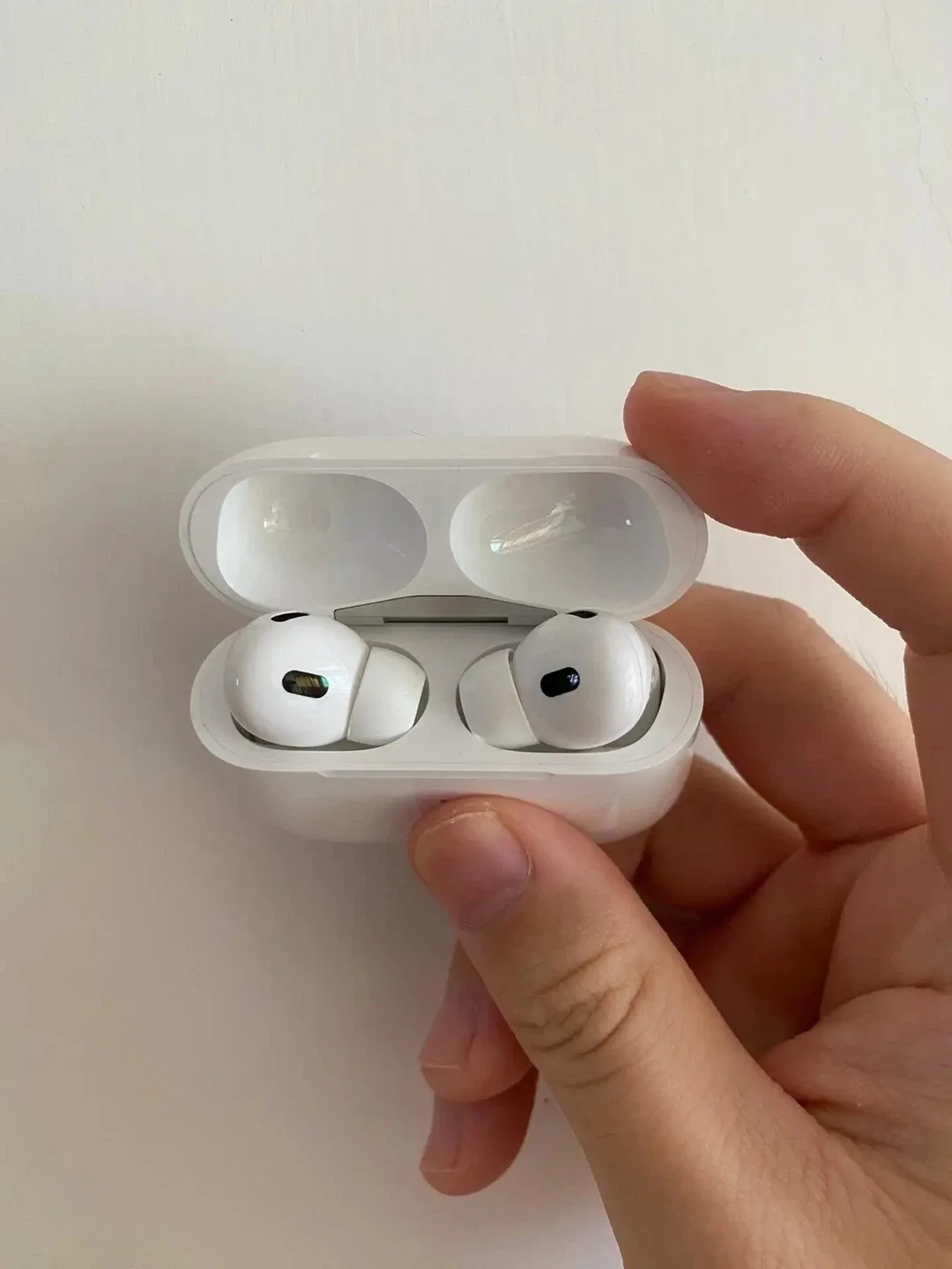Apple AirPods Pro 2nd generation image indicator(4)