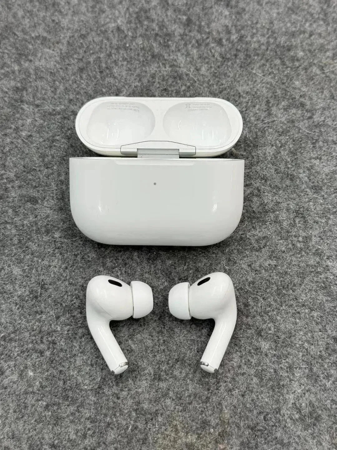 Apple AirPods Pro 2nd generation image indicator(2)