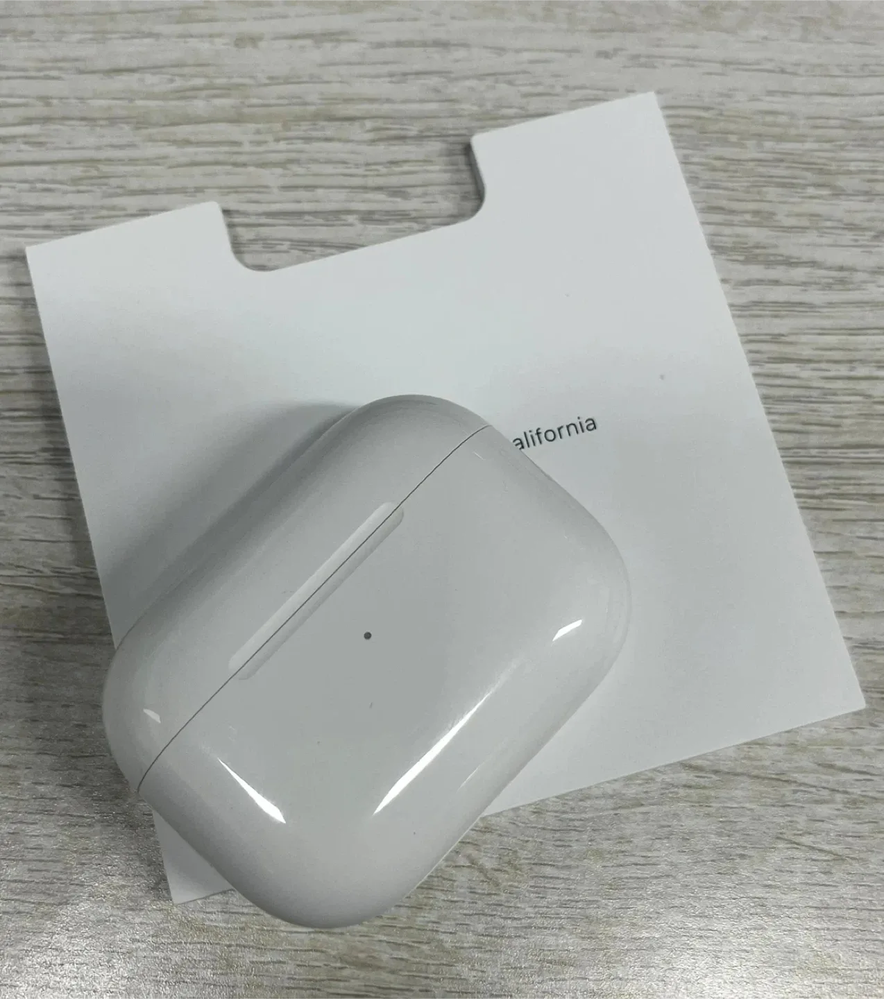 Apple AirPods Pro 2nd generation image indicator(3)