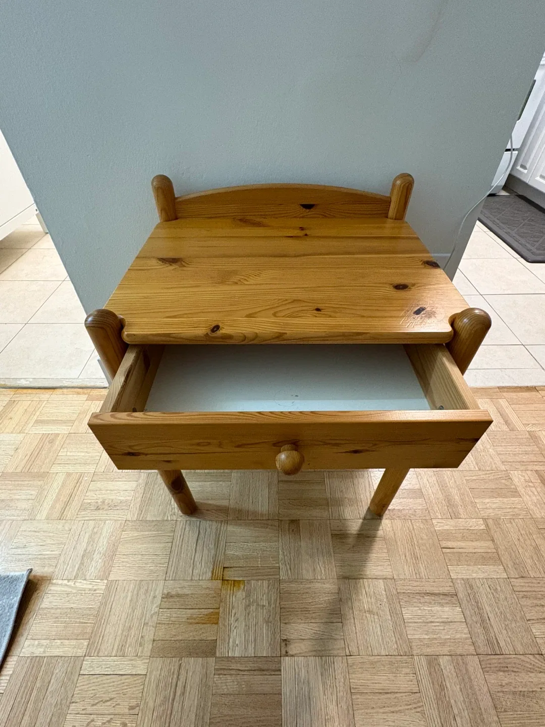 Nightstands in natural wood thumbnail