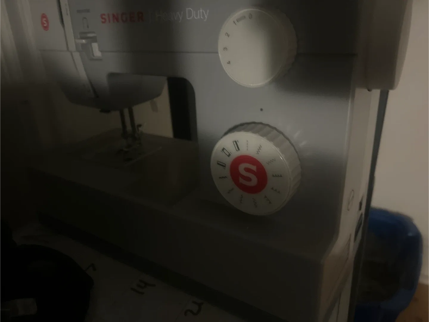 Singer Heavy Duty 4411 Sewing Machine image indicator(2)