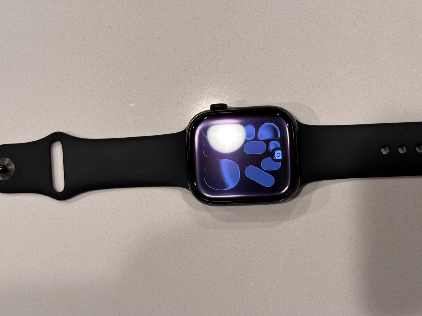 Apple Watch series 10 - 46MM - GPS jet black aluminum image indicator(4)