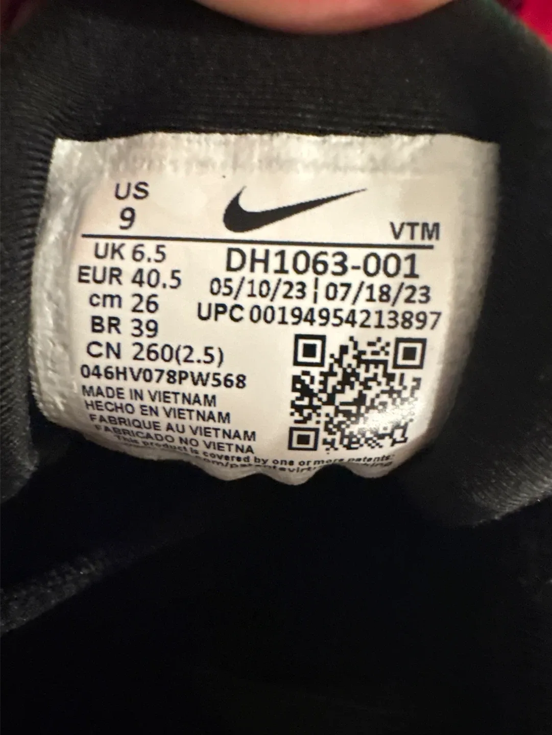 Nike Air Vapormax Plus Black image indicator(6)