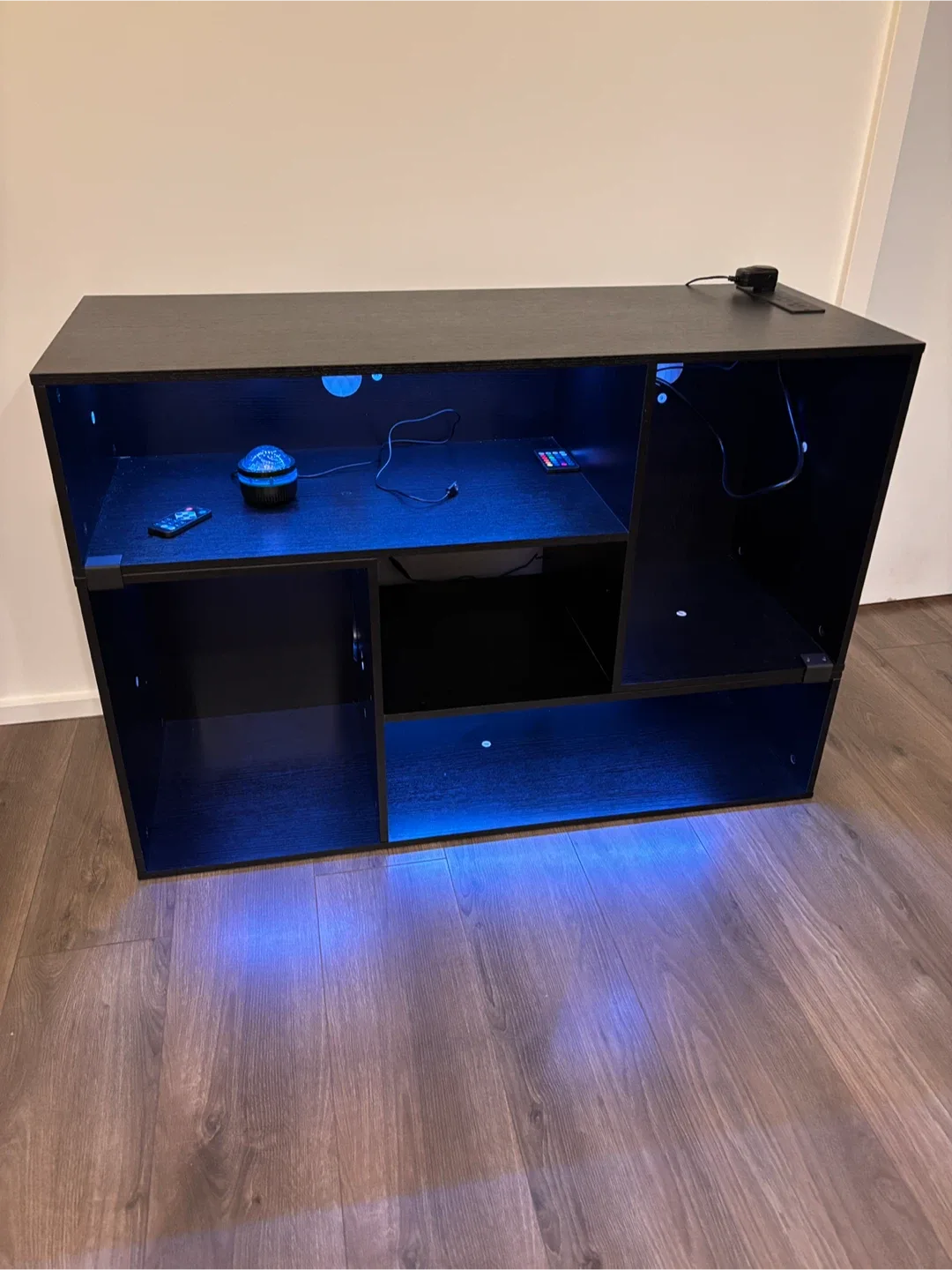 TV Stand, for tv size 65-70 Inch, image indicator(4)