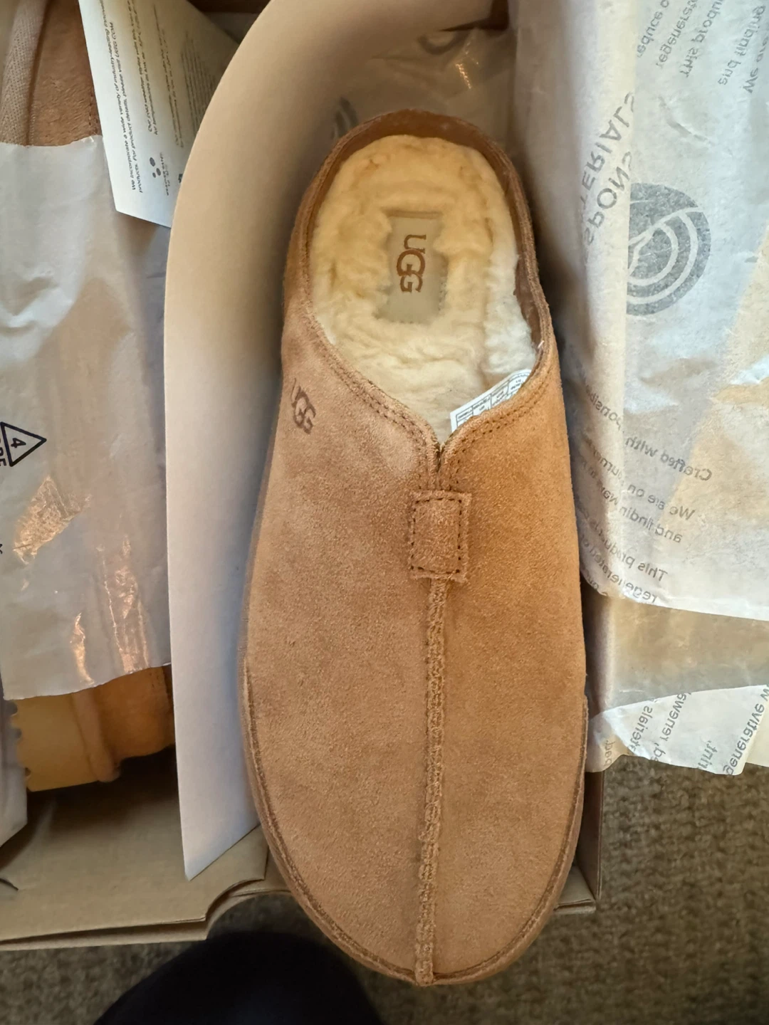 UGG M Marcman Chestnut Size 8 - New in Box!
