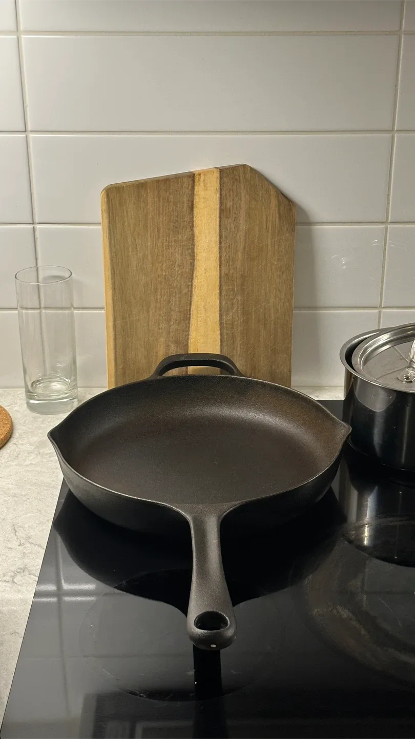 IKEA Vardagen Cast Iron Frying Pan image indicator(9)