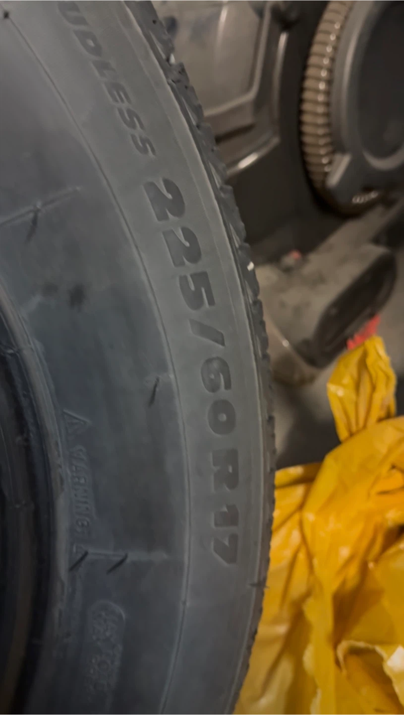 225/60R17 Tire