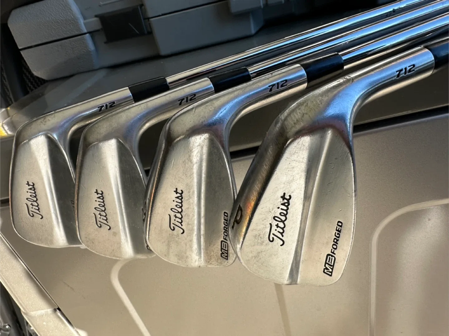 TITLEIST 712 CB/MB FORGED IRON 4i-PW image indicator(2)