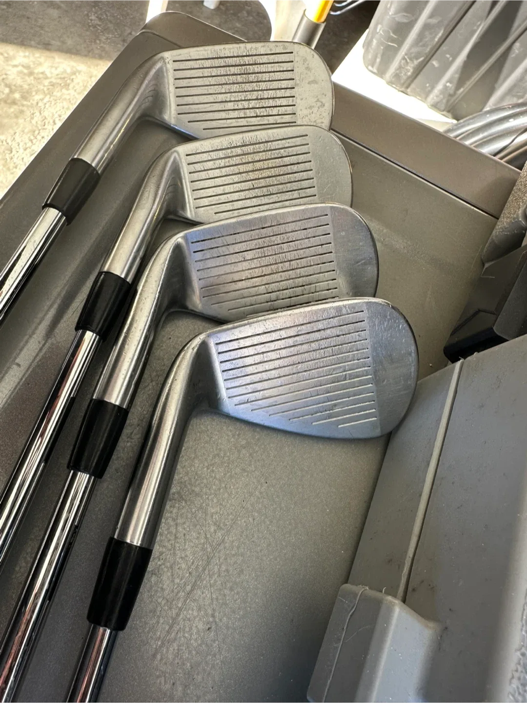 TITLEIST 712 CB/MB FORGED IRON 4i-PW image indicator(10)