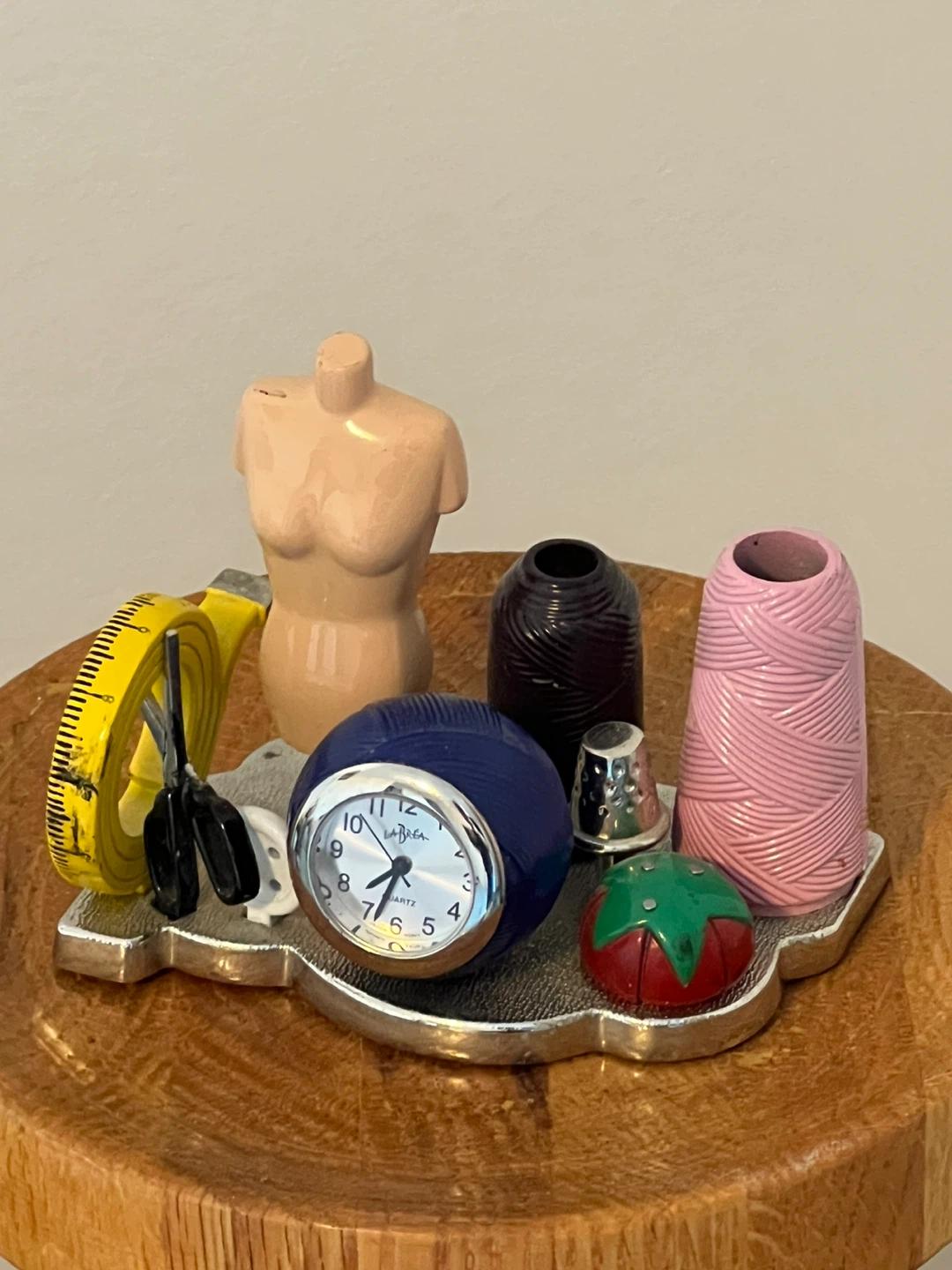 LaBrea Sewing Theme Clock