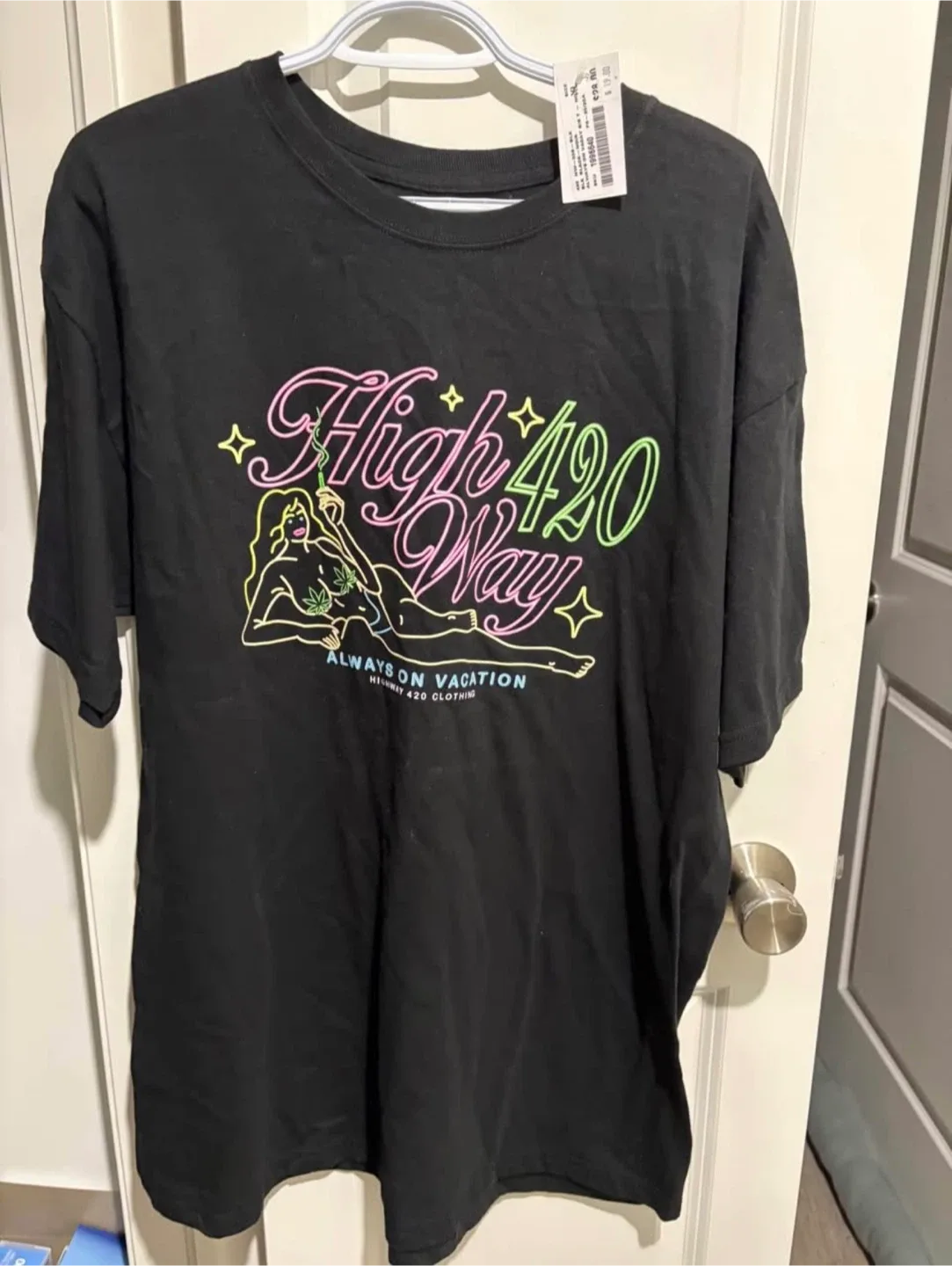 Women’s Tshirt - Size XL thumbnail