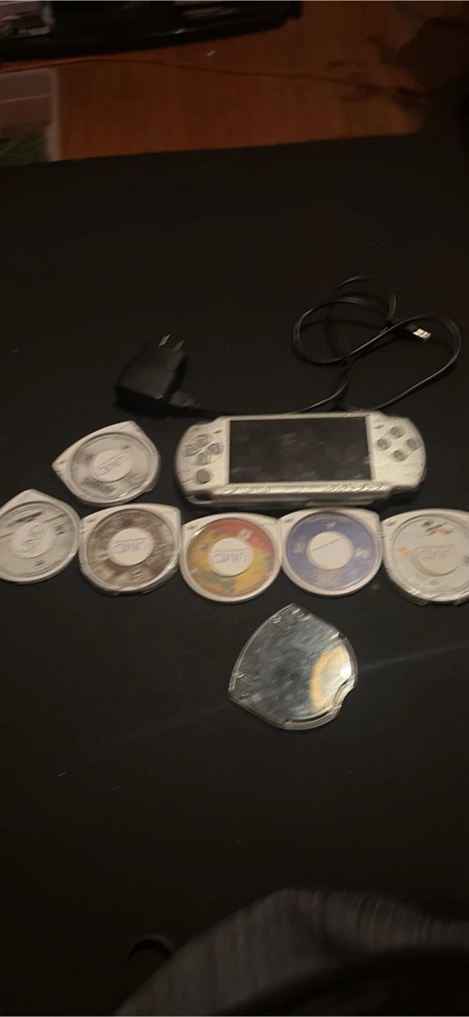Sony PSP 1000 Silver with Games & Charger not batt
