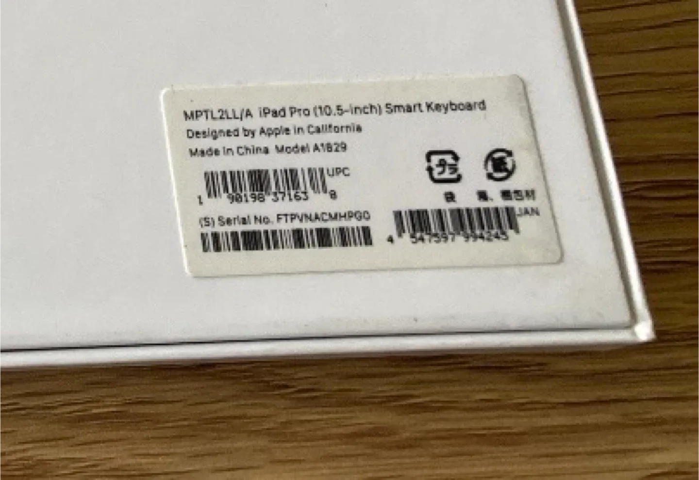 Apple iPad Pro 10.5-inch Smart Keyboard - Like New! image indicator(6)