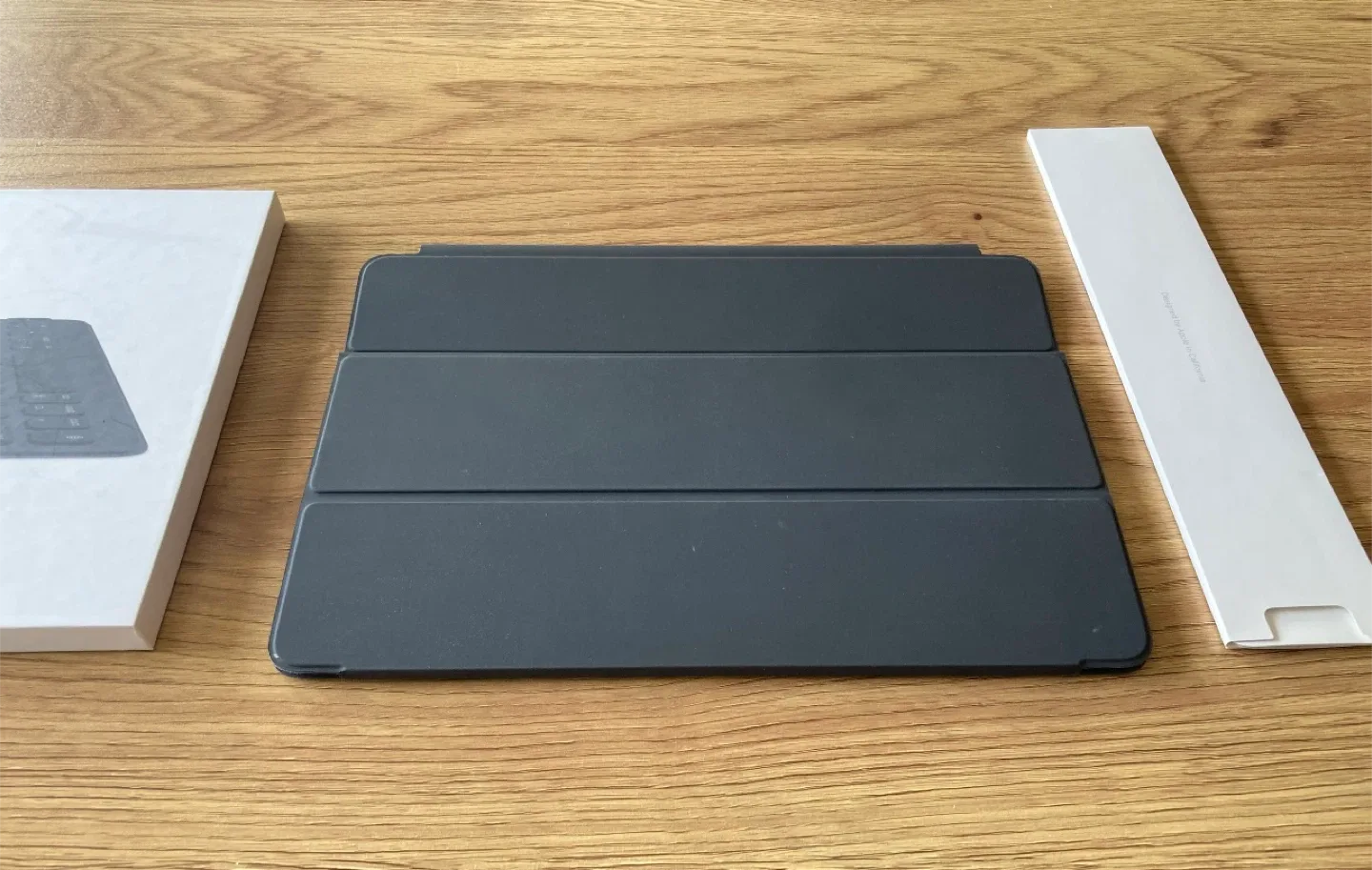 Apple iPad Pro 10.5-inch Smart Keyboard - Like New! image indicator(4)