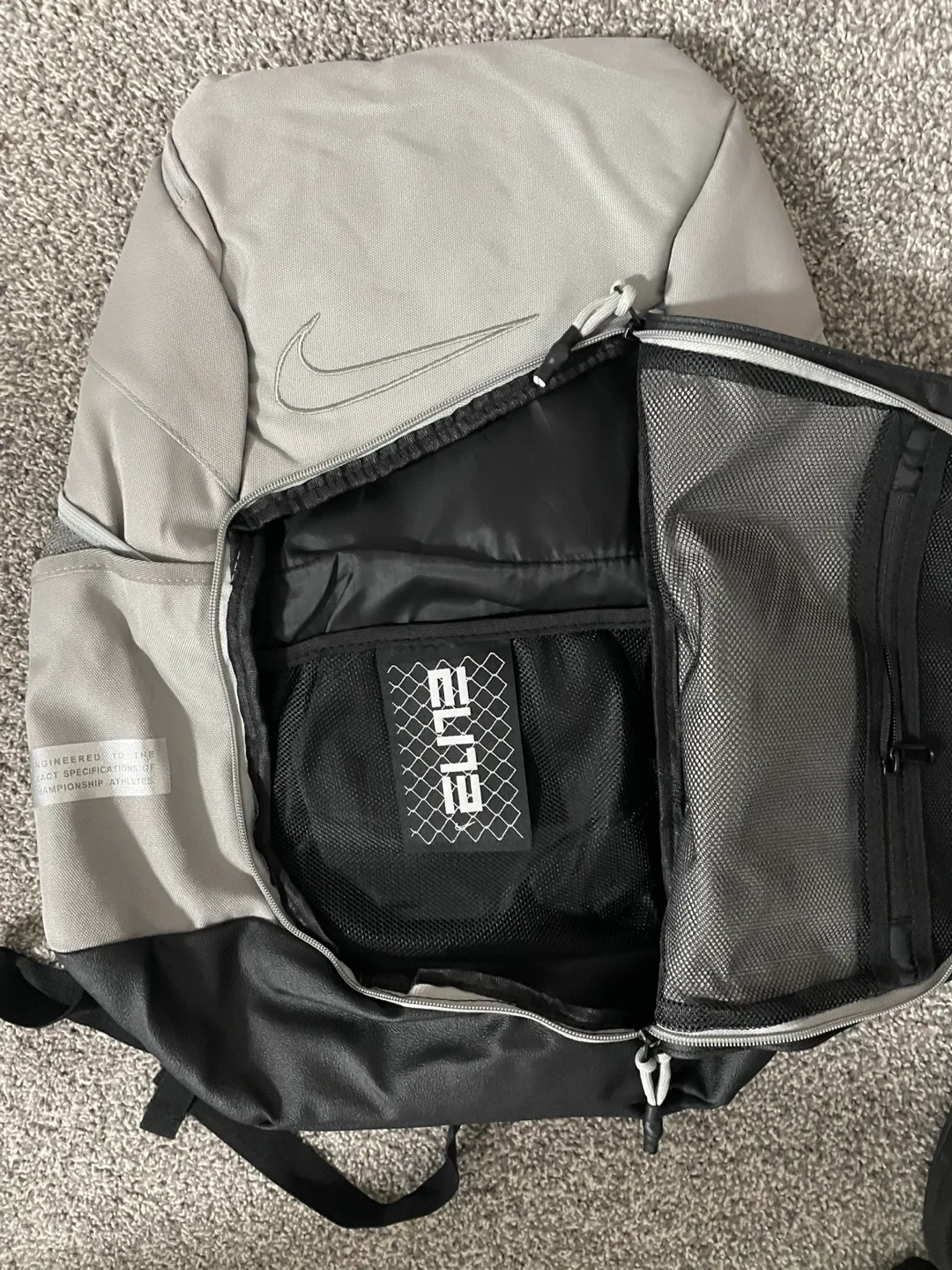 Nike Elite Backpack - Grey image indicator(3)