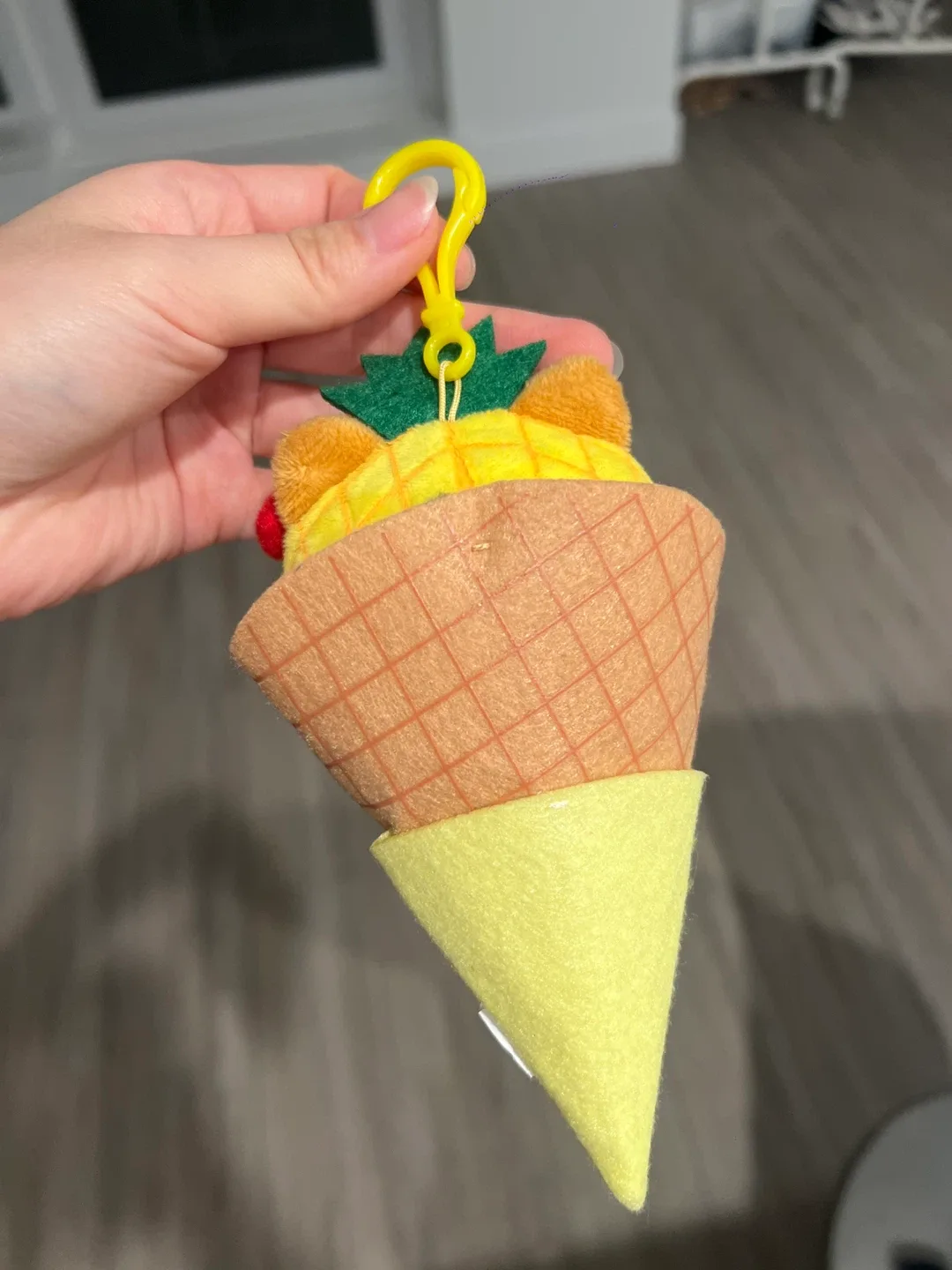 Hawaii Plantation Hello Kitty Plush Keychain image indicator(4)