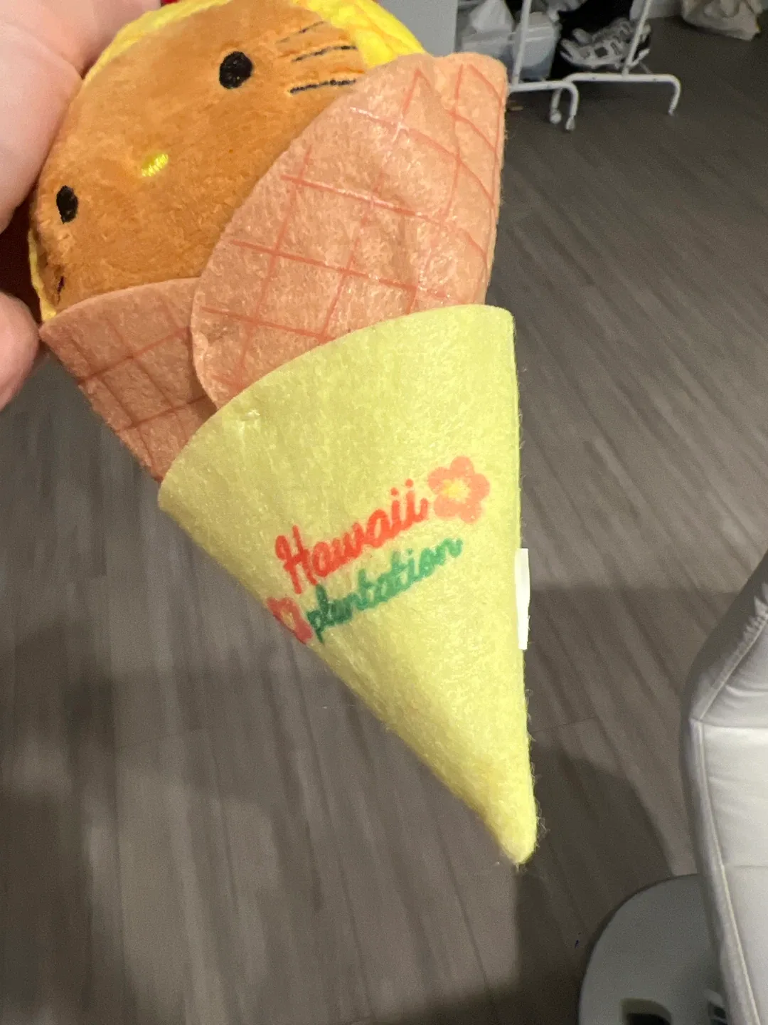 Hawaii Plantation Hello Kitty Plush Keychain image indicator(3)