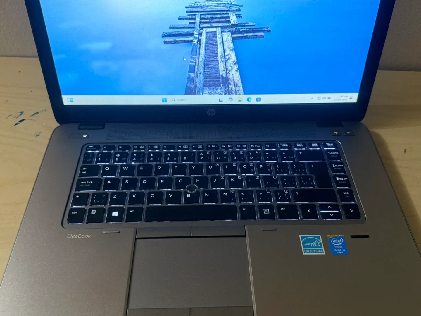 HP EliteBook 850 i5 16gb ram image indicator(3)