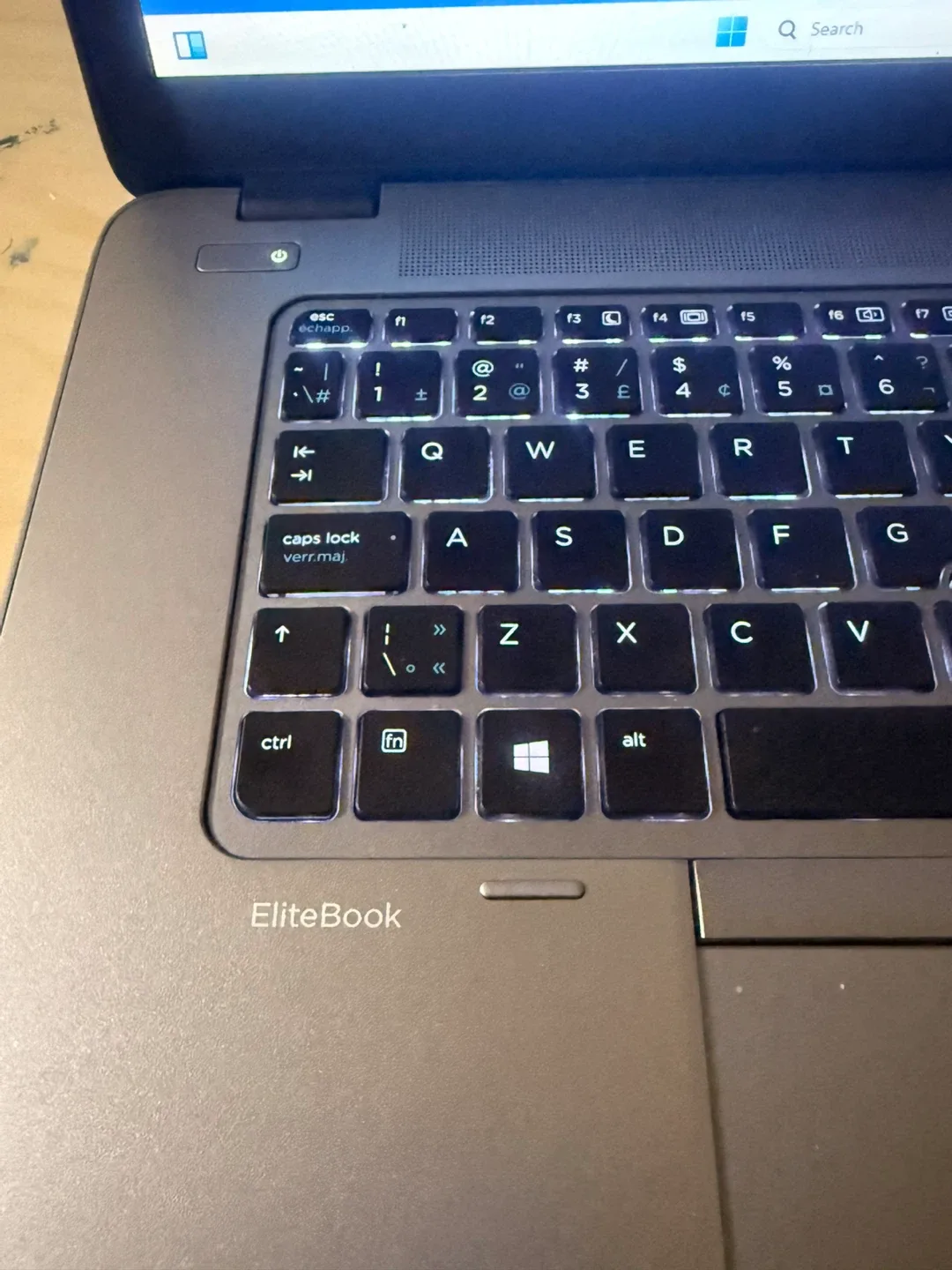 HP EliteBook 850 i5 16gb ram image indicator(2)