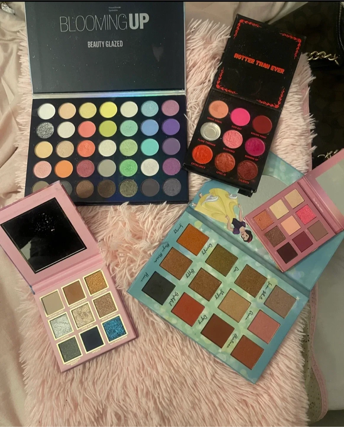 Makeup Palettes image indicator(2)