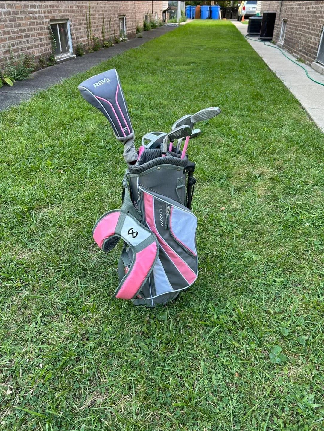 Maxfli Rev2 Golf Club Set - Pink & Gray thumbnail
