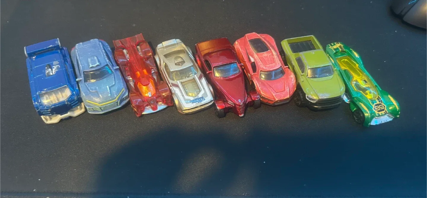 Lot of 8 Toy Cars thumbnail