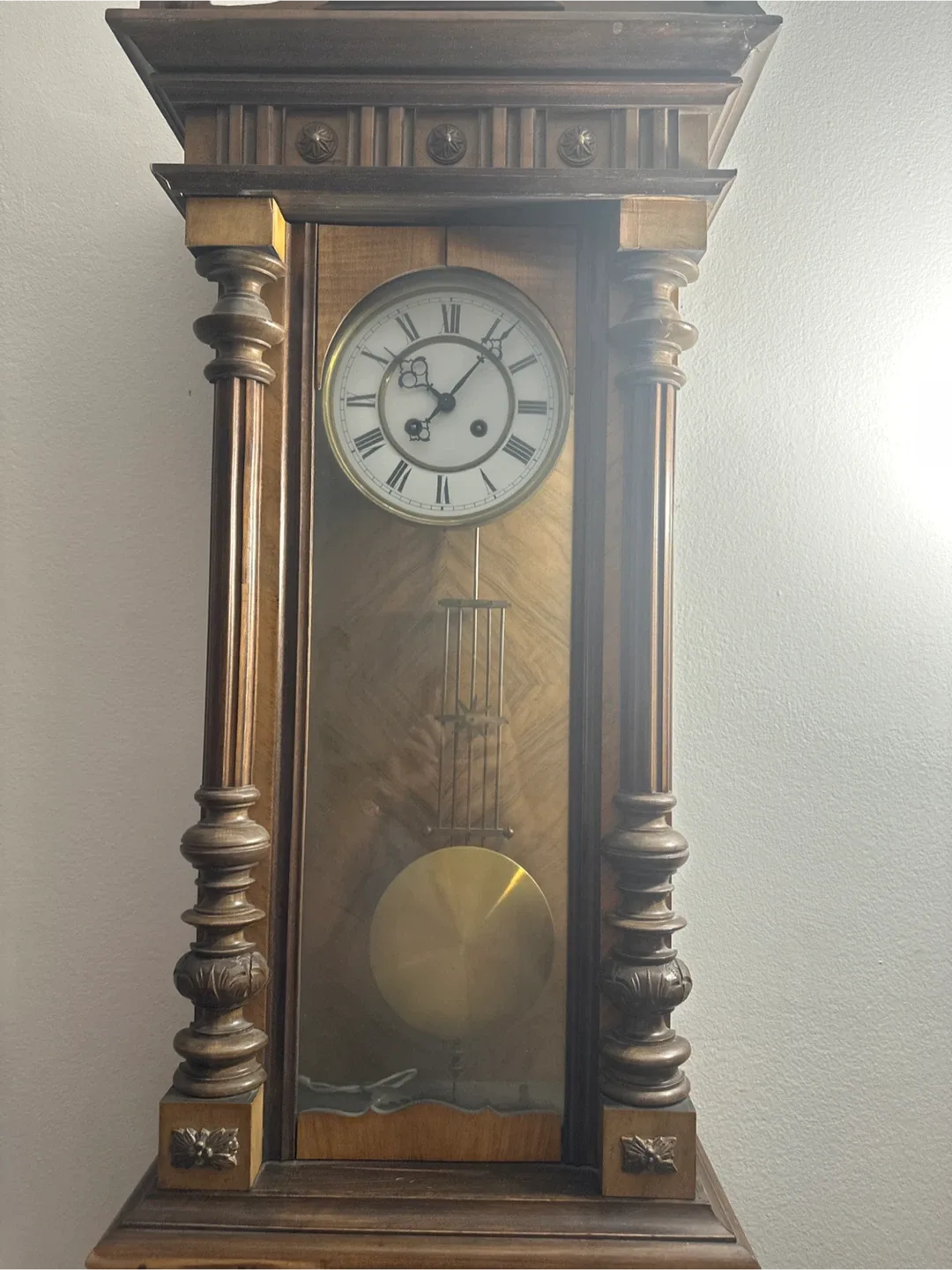 Antique Wooden Pendulum Wall Clock image indicator(4)