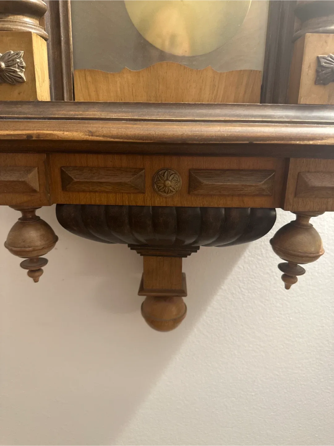 Antique Wooden Pendulum Wall Clock image indicator(3)