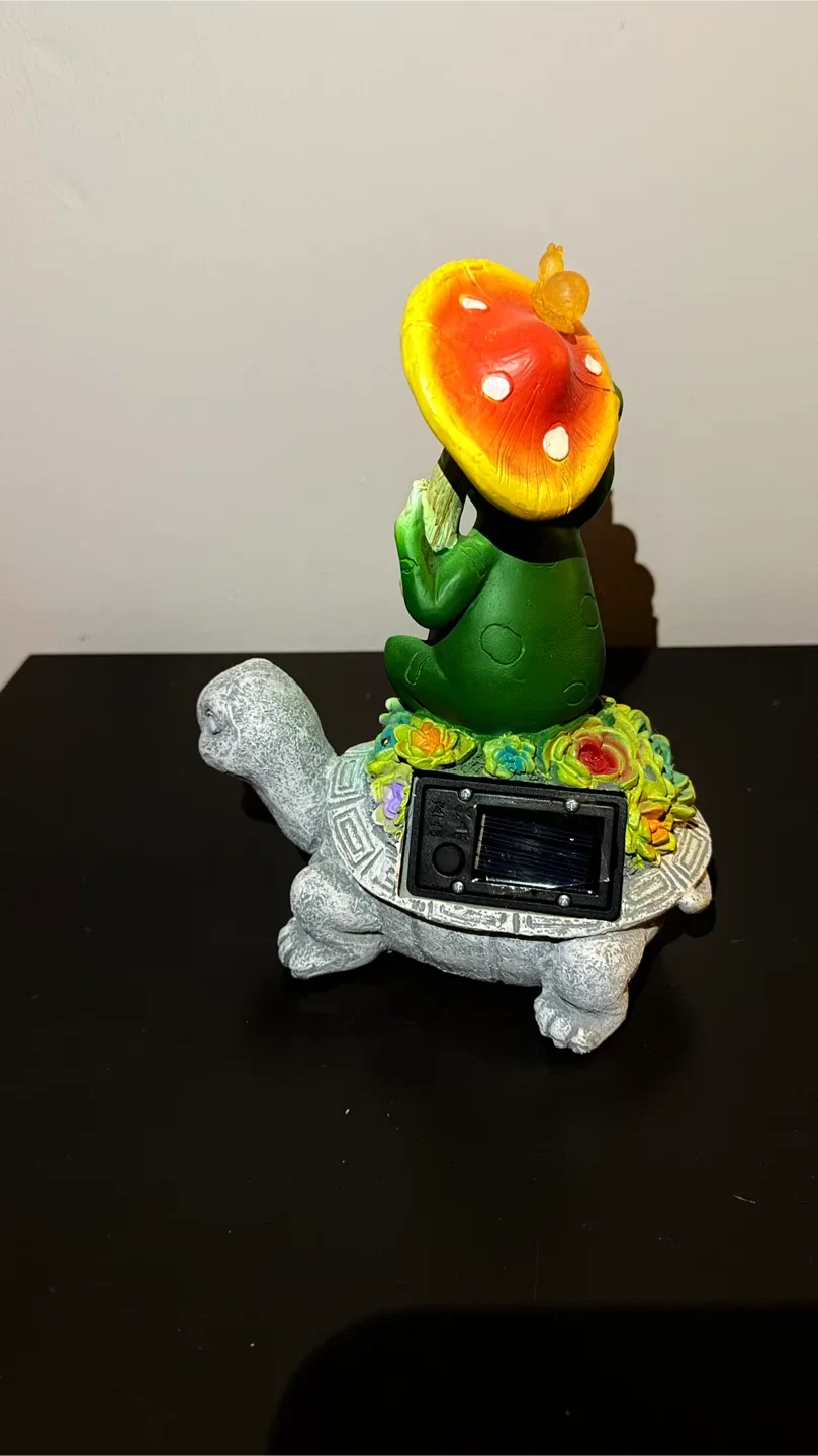 Solar Frog on Turtle Garden Statue image indicator(3)