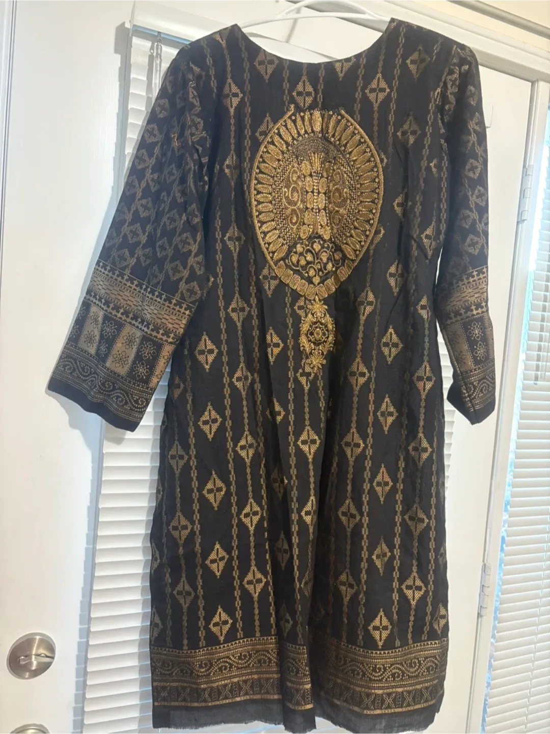 Black & Gold Shalwar Kameez image indicator(2)