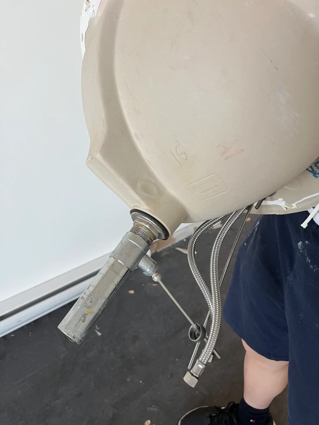 Used LaTorre BathroomFaucet with Sink - Two Sets 50cm x 43cm image indicator(3)