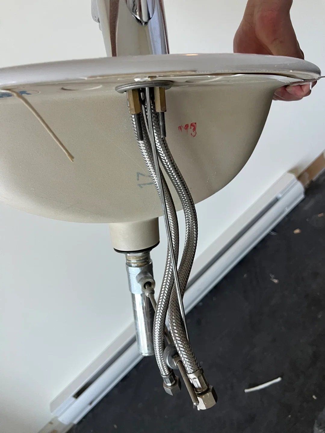 Used LaTorre BathroomFaucet with Sink - Two Sets 50cm x 43cm image indicator(5)