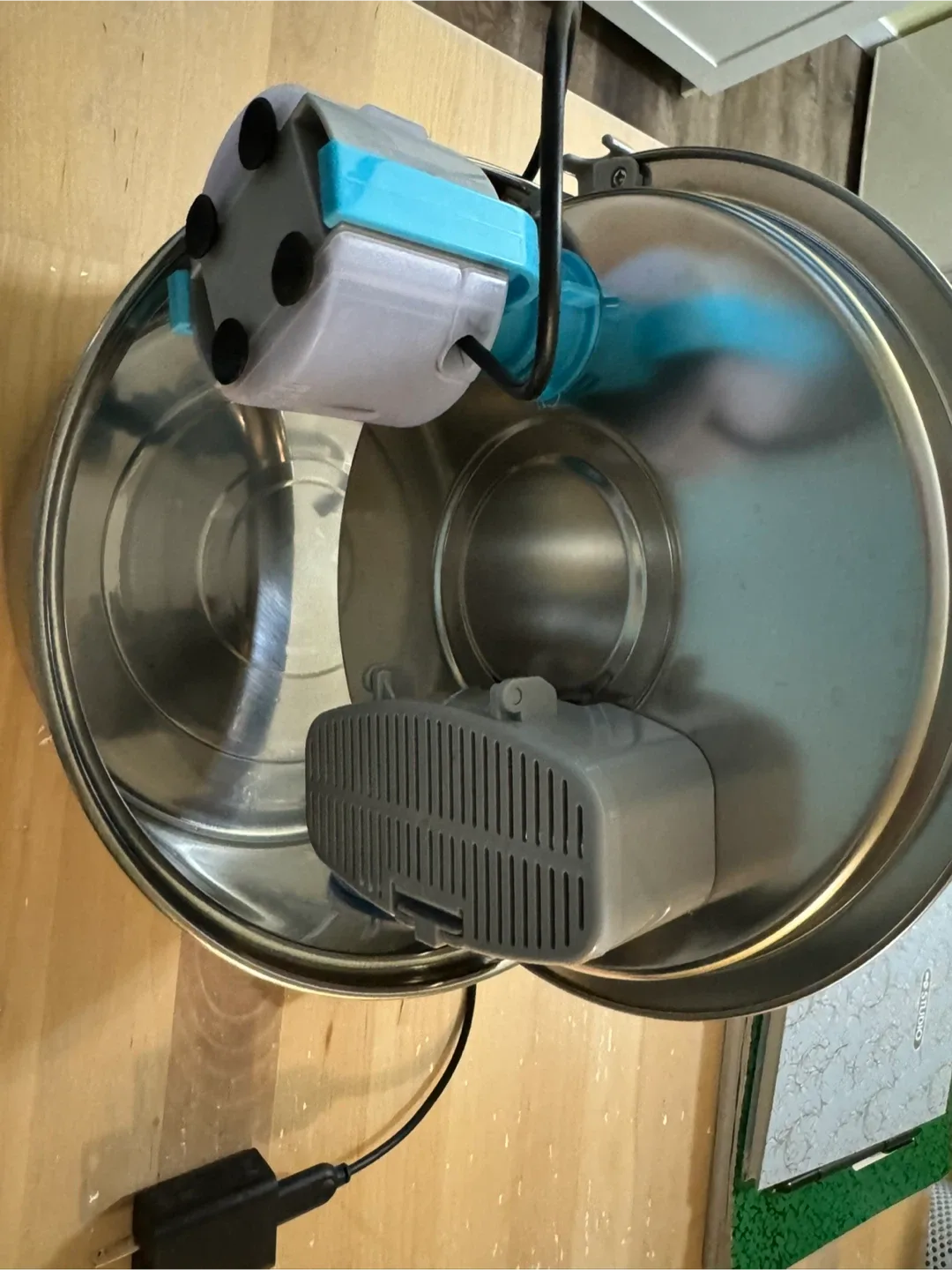 Stainless Steel Pet Water Fountain image indicator(3)