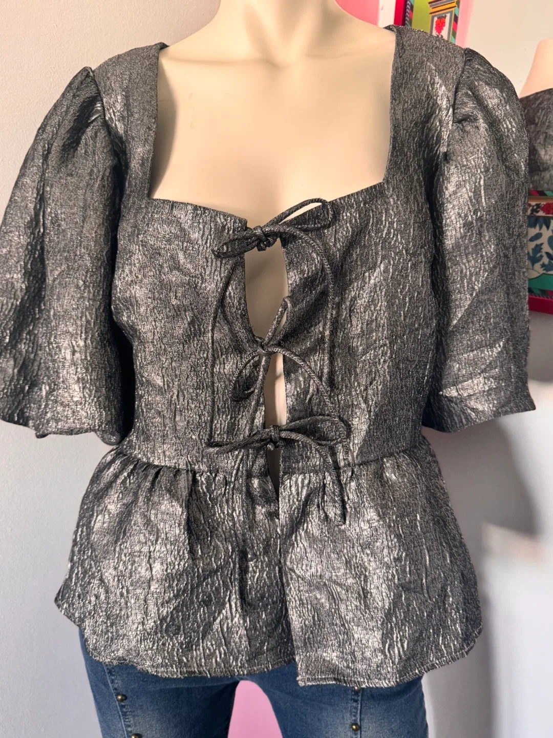 Grey Puffy Sleeve Tie-Up Blouse image indicator(2)