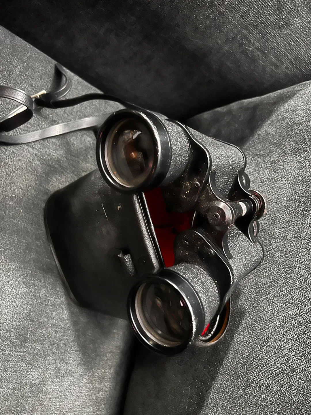 Binoculars with Case image indicator(3)