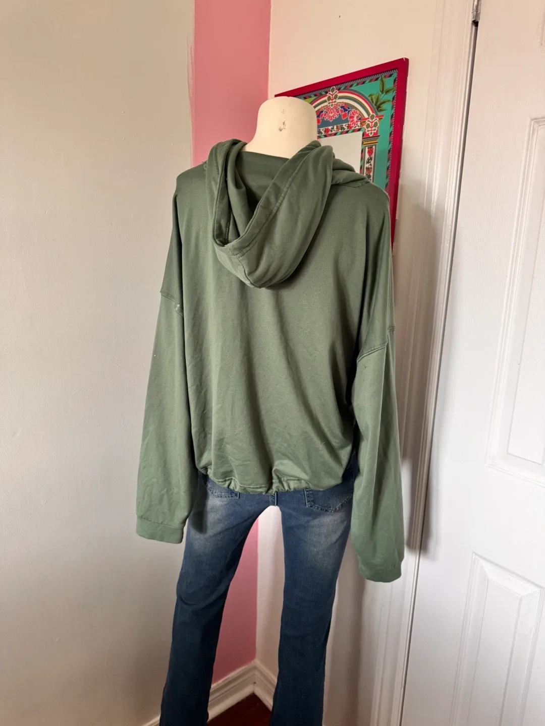 Girl’s Green Hoodie image indicator(5)