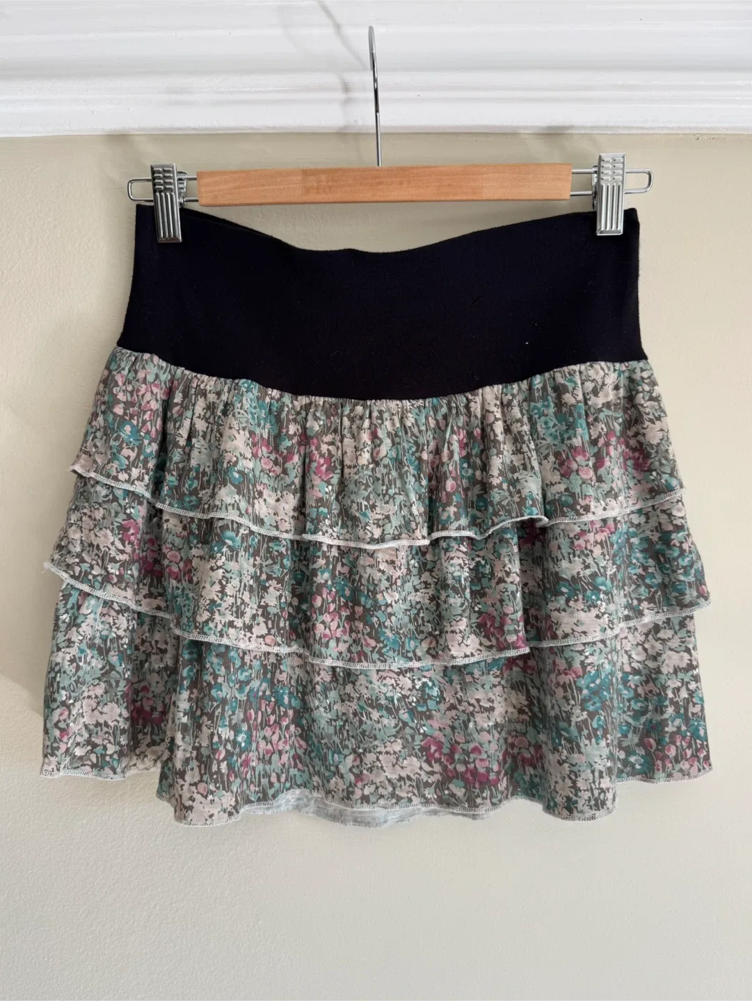 Ruffled mini skirt (Peruvian brand) thumbnail