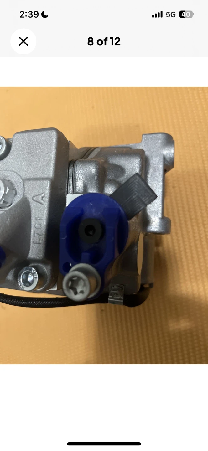 Auto AC Compressor - photo 2