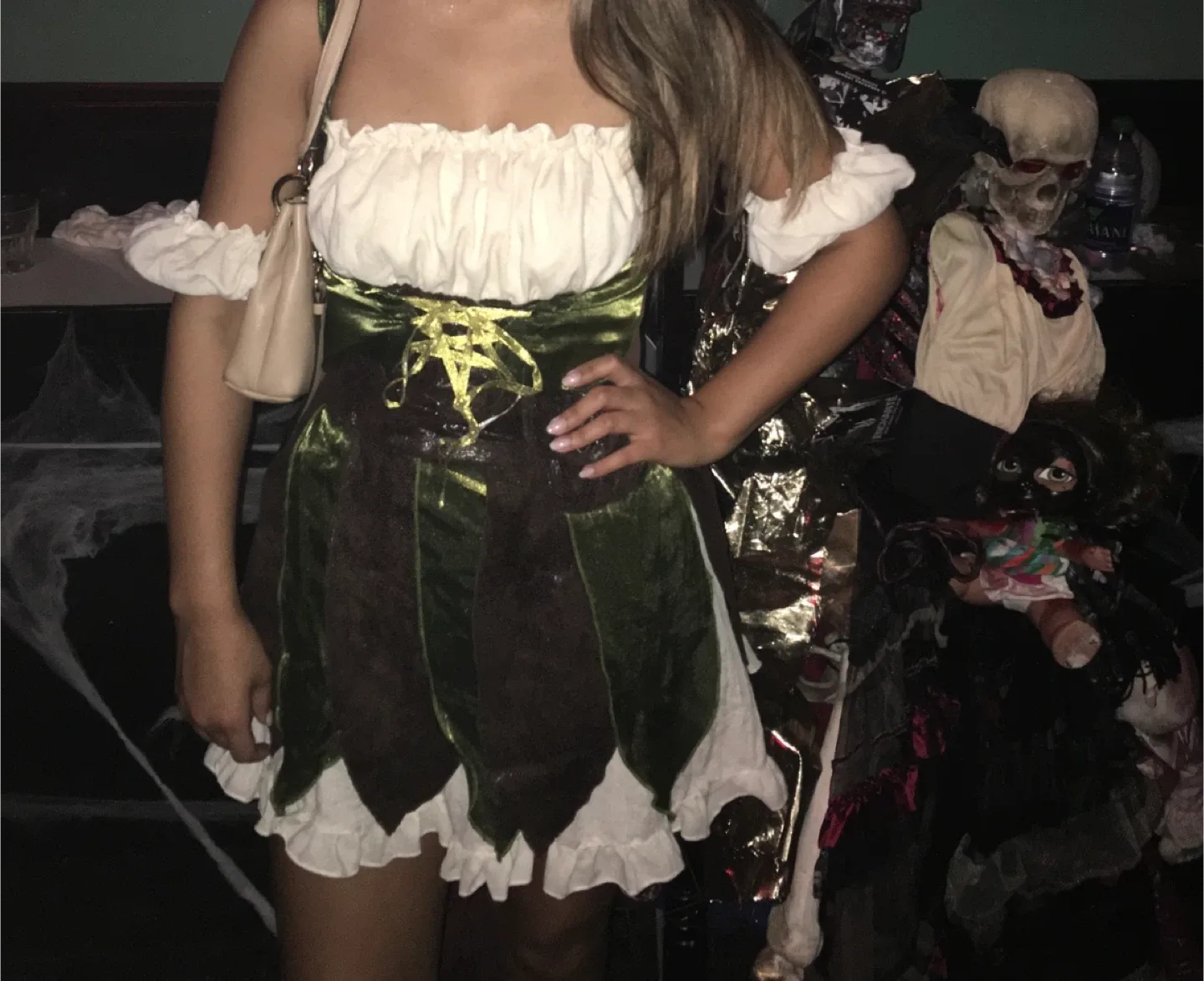 Women’s Halloween costume thumbnail
