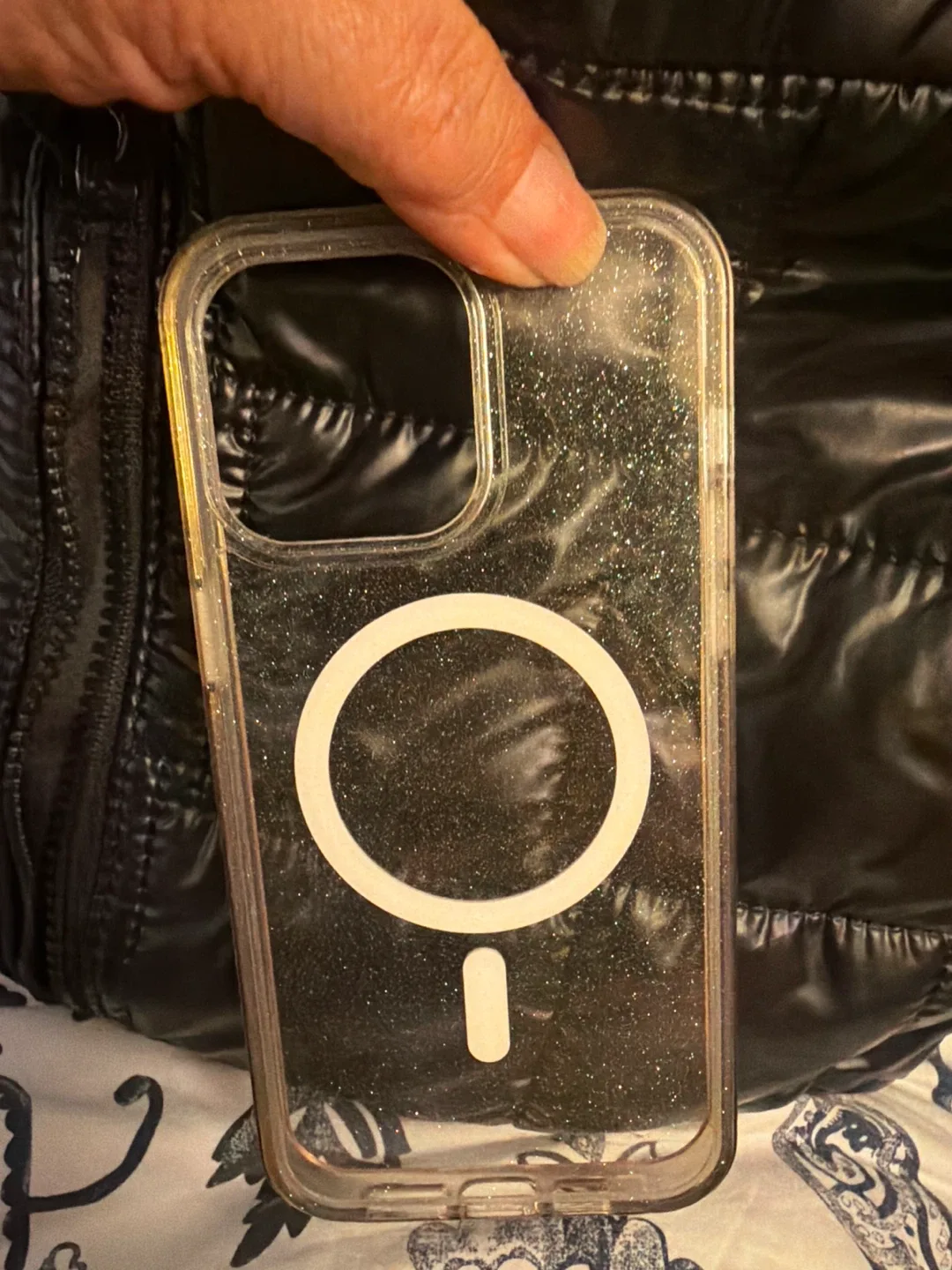 Otterbox IPhone 16 pro Max case image indicator(3)