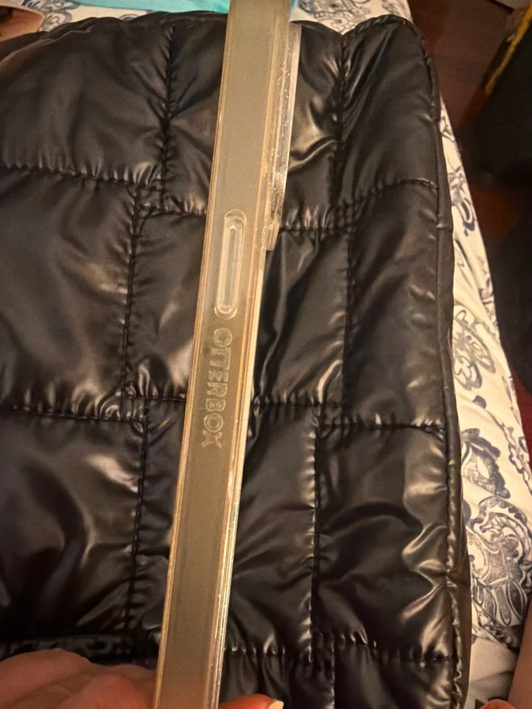 Otterbox IPhone 16 pro Max case image indicator(2)