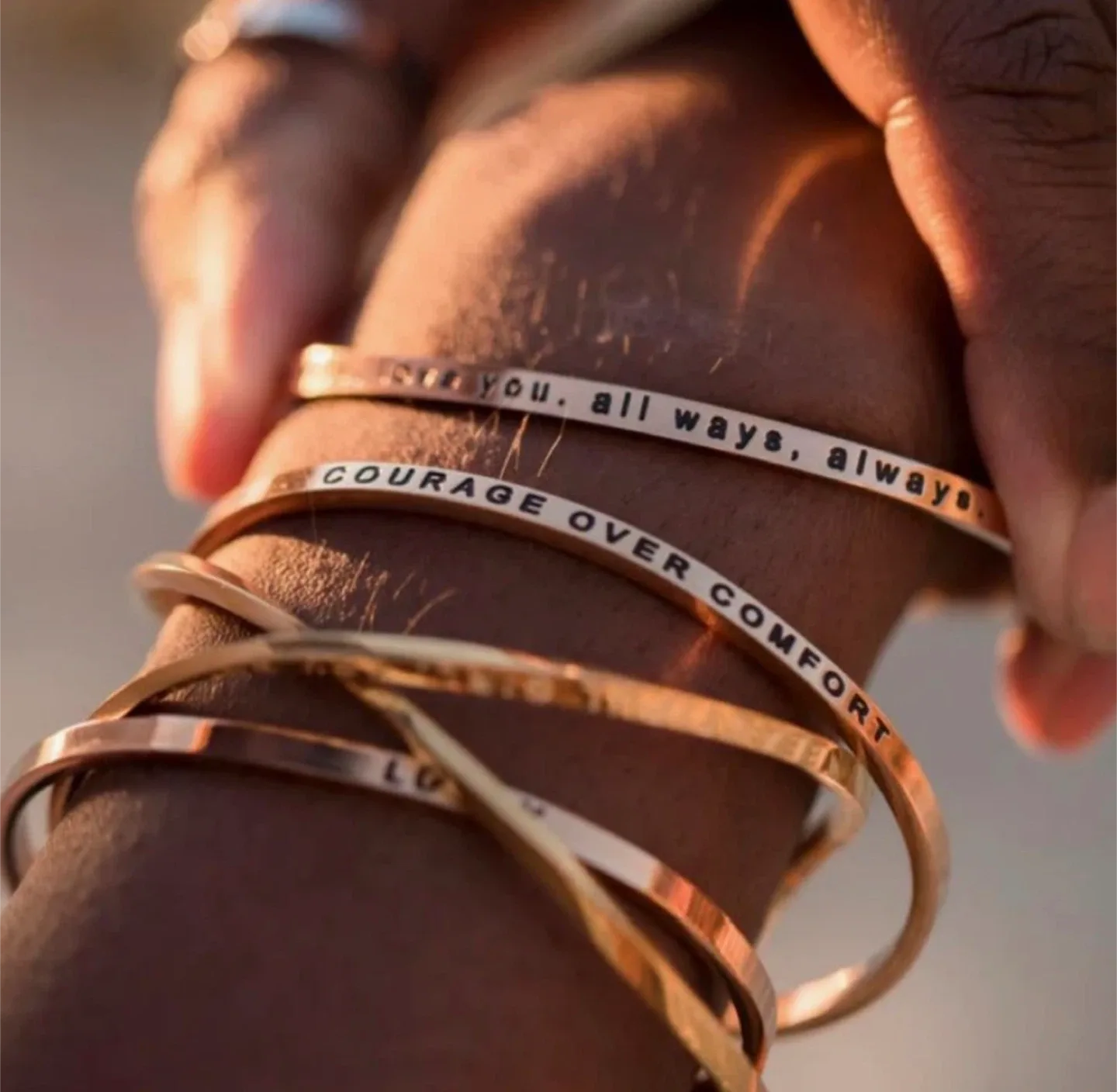 Mantraband Bracelet FEARLESS 18k Gold Dipped image indicator(5)