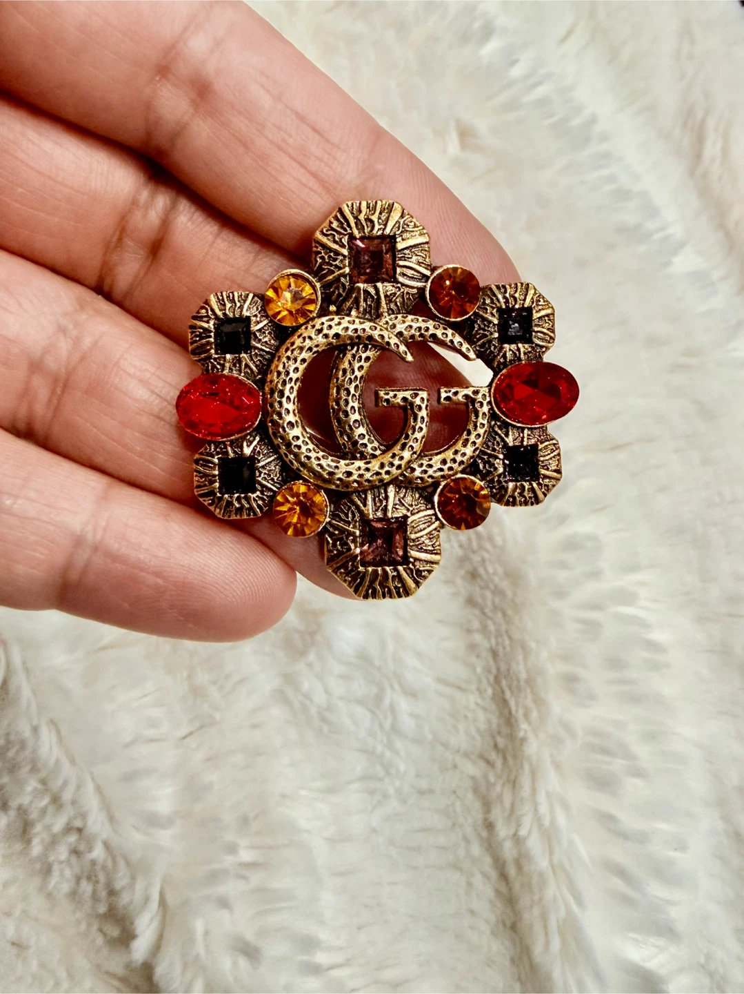 Stunning Gucci style logo Brooch - photo 2