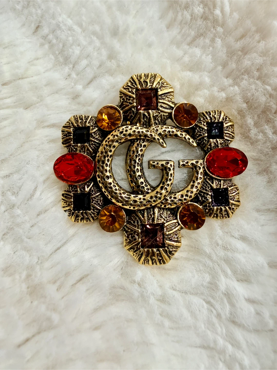 Stunning Gucci style logo Brooch
